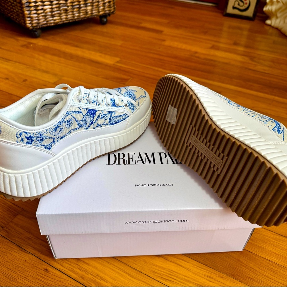 Chinoiserie Pattern Blue & White Canvas Toile Platform Sneakers NIB - Picture 7 of 11